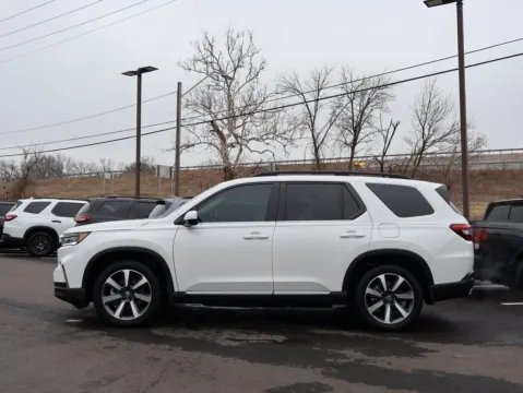 More photos of 2025 Honda Pilot Elite at Jay Wolfe Honda, MO