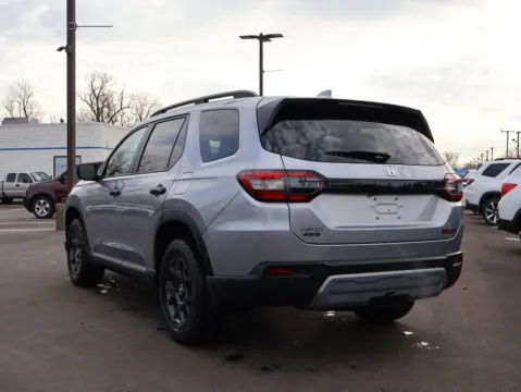More photos of 2025 Honda Pilot TrailSport at Jay Wolfe Honda, MO