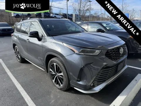 Gray 2021 Toyota Highlander XSE for sale in Kansas City, MO