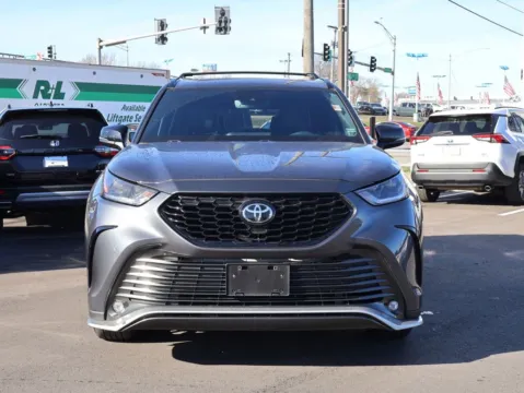 Photos of 2021 Toyota Highlander XSE for sale in Kansas City, MO at Jay Wolfe Honda