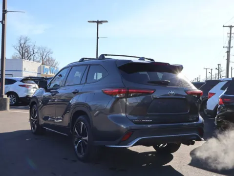 More photos of 2021 Toyota Highlander XSE at Jay Wolfe Honda, MO