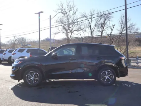 More photos of 2023 Honda HR-V EX-L at Jay Wolfe Honda, MO