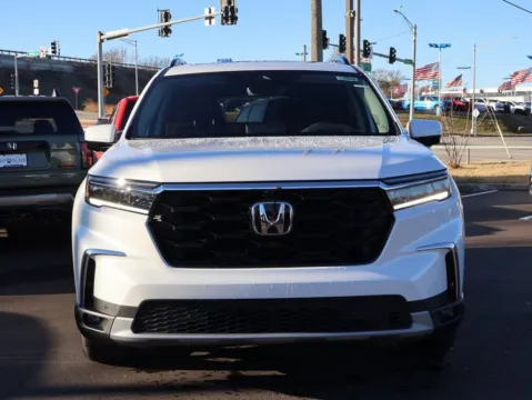 Photos of 2025 Honda Pilot Elite for sale in Kansas City, MO at Jay Wolfe Honda