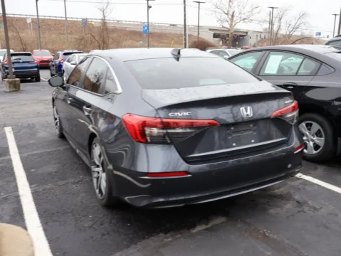 More photos of 2022 Honda Civic Sedan Touring at Jay Wolfe Honda, MO