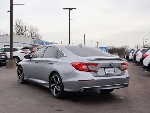 More photos of 2018 Honda Accord Sedan Sport 2.0T at Jay Wolfe Honda, MO