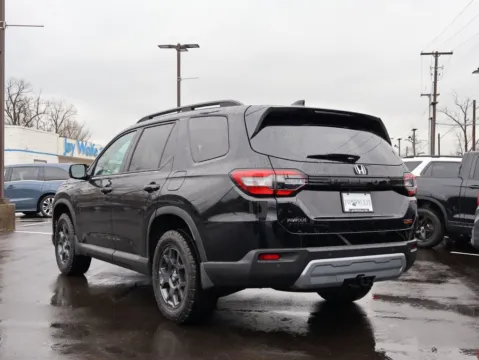 More photos of 2025 Honda Pilot TrailSport at Jay Wolfe Honda, MO