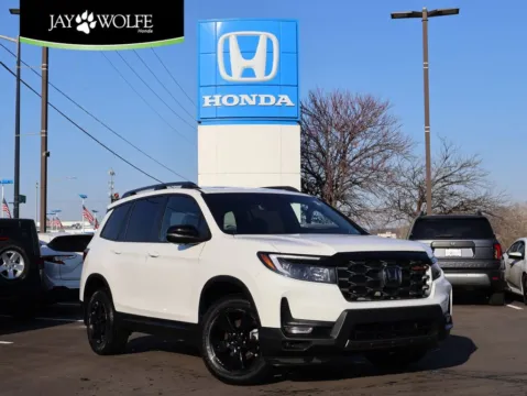 White 2024 Honda Passport TrailSport for sale in Kansas City, MO