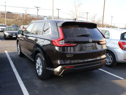 More photos of 2024 Honda CR-V EX-L at Jay Wolfe Honda, MO