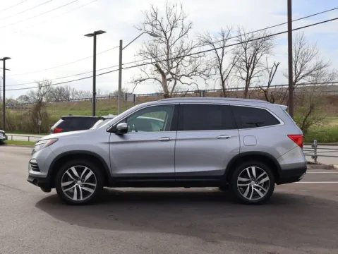 More photos of 2017 Honda Pilot Touring at Jay Wolfe Honda, MO