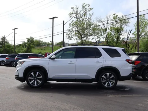 More photos of 2025 Honda Pilot Elite at Jay Wolfe Honda, MO
