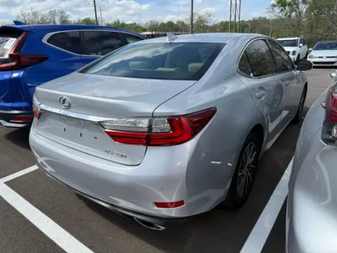 More photos of 2018 Lexus ES 350 at Jay Wolfe Honda, MO