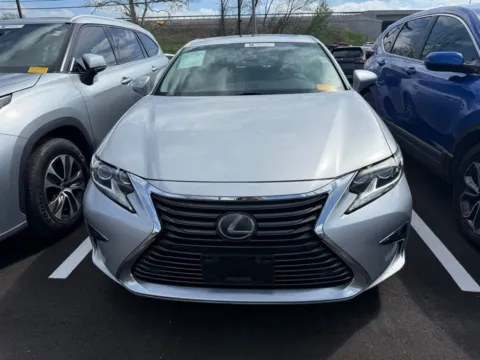 Photos of 2018 Lexus ES 350 for sale in Kansas City, MO at Jay Wolfe Honda
