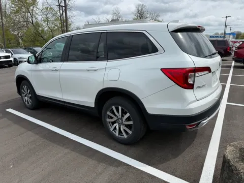 More photos of 2021 Honda Pilot EX-L at Jay Wolfe Honda, MO