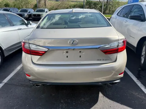 More photos of 2017 Lexus ES 350 at Jay Wolfe Honda, MO