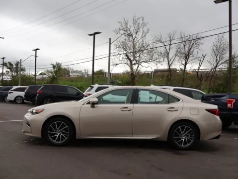 More photos of 2017 Lexus ES 350 at Jay Wolfe Honda, MO