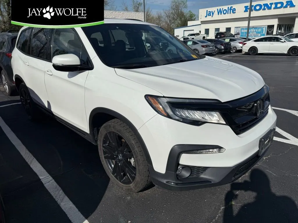 White 2021 Honda Pilot Black Edition for sale in Kansas City, MO