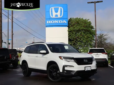 White 2021 Honda Pilot Black Edition for sale in Kansas City, MO