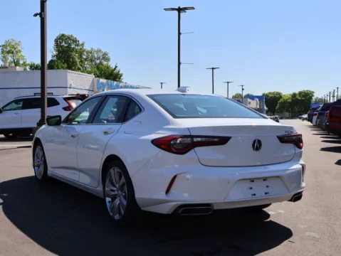 More photos of 2021 Acura TLX w/Technology Package at Jay Wolfe Honda, MO