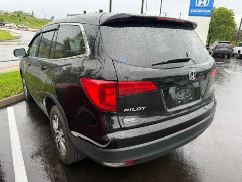More photos of 2017 Honda Pilot EX-L at Jay Wolfe Honda, MO