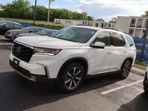 More photos of 2025 Honda Pilot Elite at Jay Wolfe Honda, MO