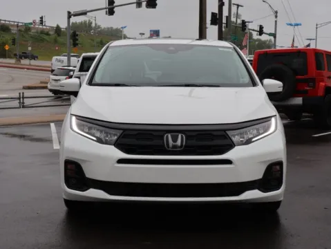 Photos of 2026 Honda Odyssey EX-L for sale in Kansas City, MO at Jay Wolfe Honda