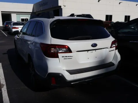 More photos of 2018 Subaru Outback Limited at Jay Wolfe Honda, MO