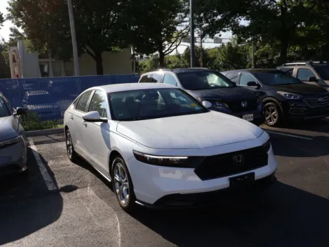 White 2024 Honda Accord Sedan LX for sale in Kansas City, MO