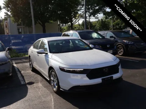 White 2024 Honda Accord Sedan LX for sale in Kansas City, MO