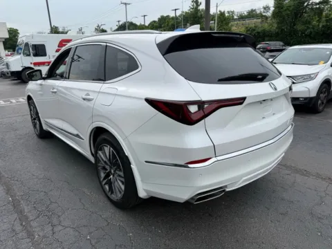More photos of 2025 Acura MDX w/Advance Package at Jay Wolfe Honda, MO