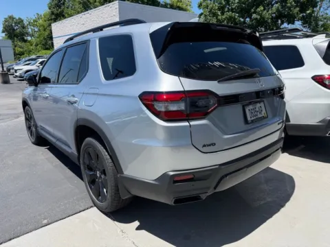 More photos of 2026 Honda Pilot Black Edition at Jay Wolfe Honda, MO