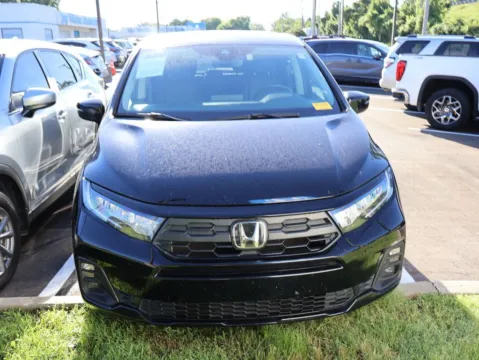 Photos of 2025 Honda Odyssey EX-L for sale in Kansas City, MO at Jay Wolfe Honda