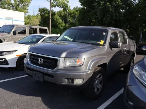 More photos of 2011 Honda Ridgeline RT at Jay Wolfe Honda, MO