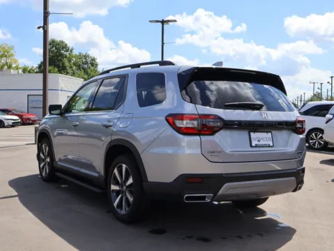 More photos of 2024 Honda Pilot Touring at Jay Wolfe Honda, MO