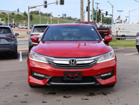 Photos of 2017 Honda Accord Sedan Sport SE for sale in Kansas City, MO at Jay Wolfe Honda