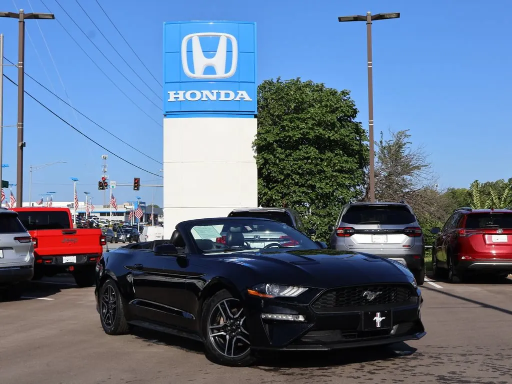 Black 2018 Ford Mustang EcoBoost Premium for sale in Kansas City, MO