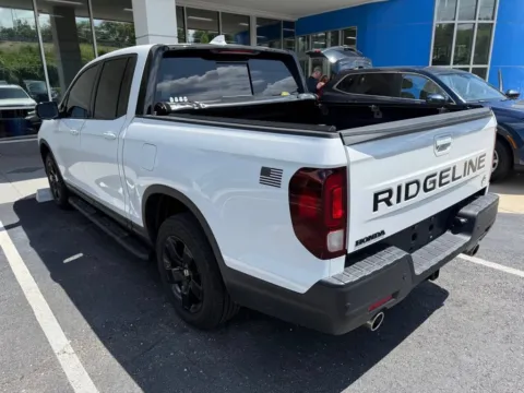 More photos of 2024 Honda Ridgeline Black Edition at Jay Wolfe Honda, MO