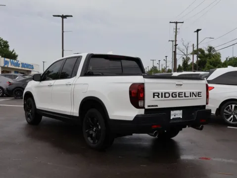 More photos of 2024 Honda Ridgeline Black Edition at Jay Wolfe Honda, MO