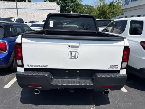 More photos of 2023 Honda Ridgeline Sport at Jay Wolfe Honda, MO