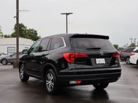 More photos of 2017 Honda Pilot EX-L at Jay Wolfe Honda, MO