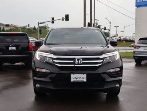 Photos of 2017 Honda Pilot EX-L for sale in Kansas City, MO at Jay Wolfe Honda