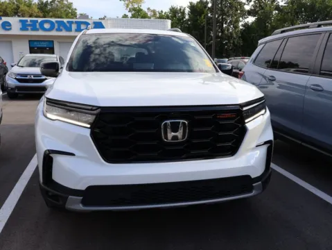 Photos of 2025 Honda Pilot TrailSport for sale in Kansas City, MO at Jay Wolfe Honda