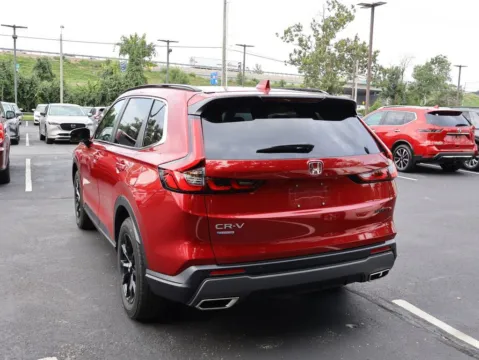 More photos of 2025 Honda CR-V Hybrid Sport-L at Jay Wolfe Honda, MO