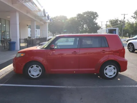 More photos of 2013 Scion xB at Jay Wolfe Honda, MO
