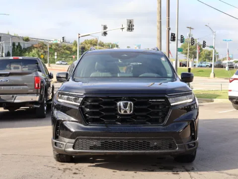 Photos of 2025 Honda Pilot Black Edition for sale in Kansas City, MO at Jay Wolfe Honda
