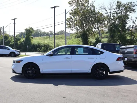 More photos of 2023 Honda Accord Hybrid Sport-L at Jay Wolfe Honda, MO