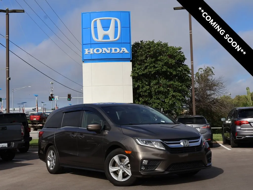Beige 2018 Honda Odyssey EX-L for sale in Kansas City, MO