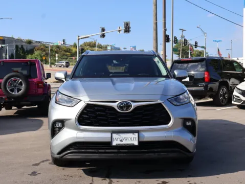 Photos of 2020 Toyota Highlander XLE for sale in Kansas City, MO at Jay Wolfe Honda