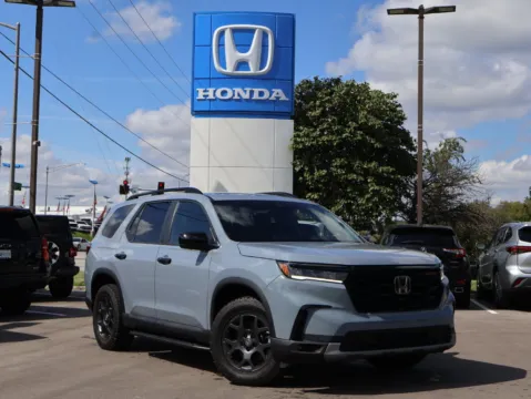 Gray 2025 Honda Pilot TrailSport for sale in Kansas City, MO