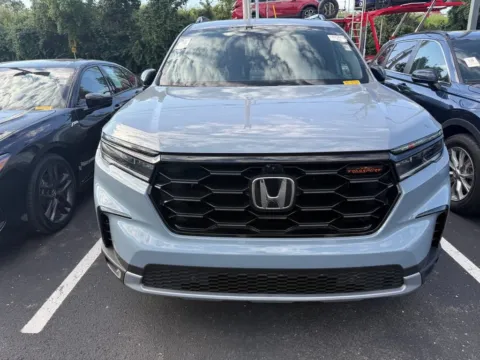 Photos of 2025 Honda Pilot TrailSport for sale in Kansas City, MO at Jay Wolfe Honda