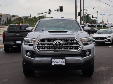 Photos of 2017 Toyota Tacoma TRD Sport for sale in Kansas City, MO at Jay Wolfe Honda
